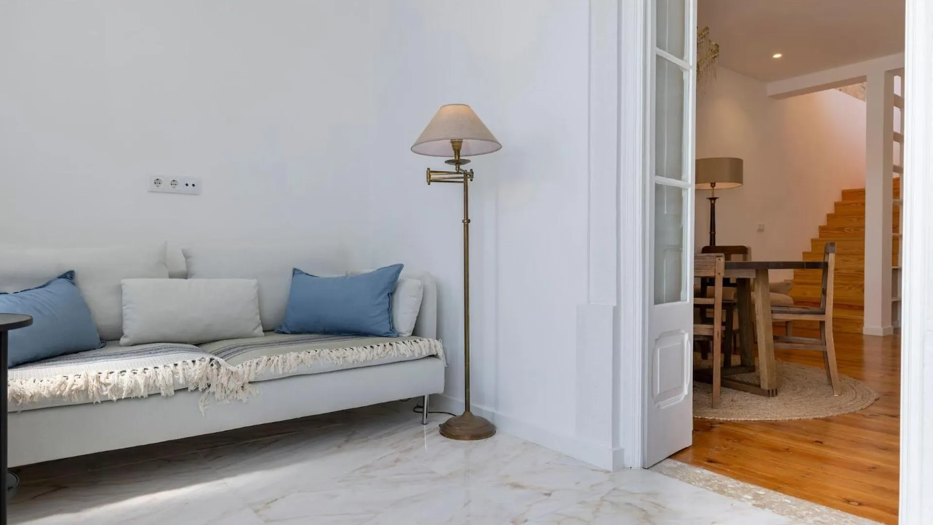 Apartment Beautiful River Views In Graca Lisbon Portugal
