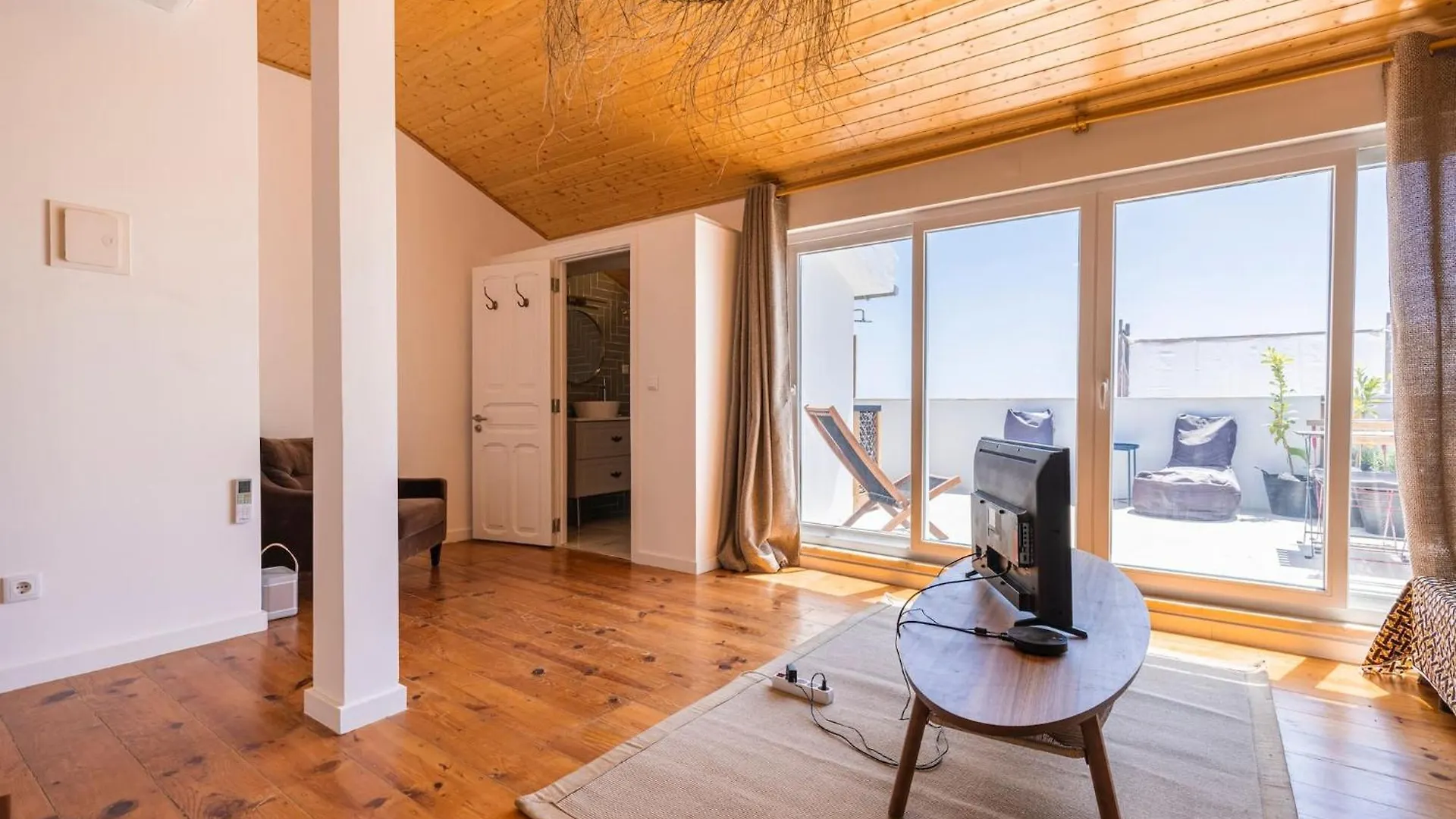 Apartment Beautiful River Views In Graca Lisbon
