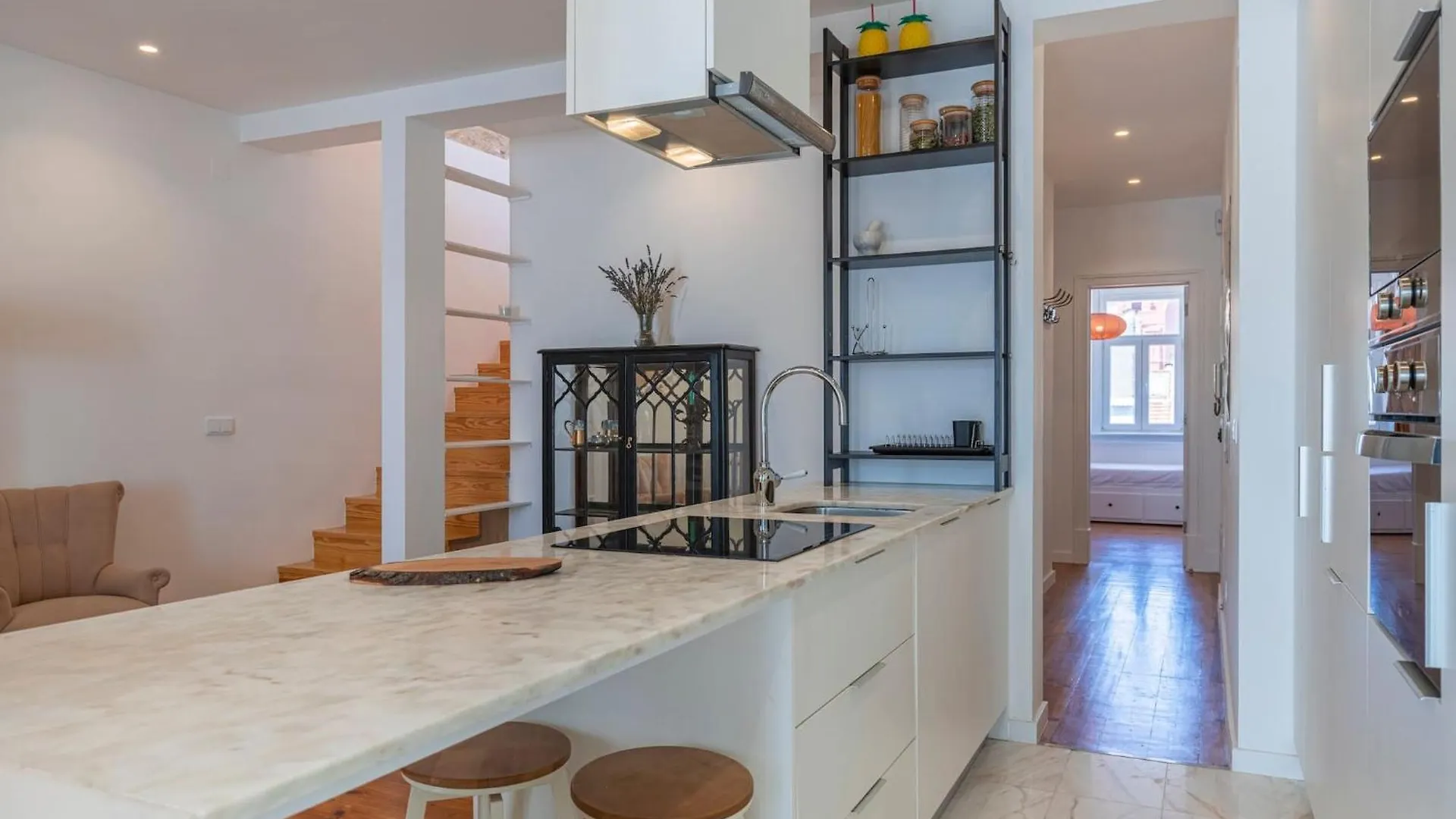 Beautiful River Views In Graca Lisbon Apartment