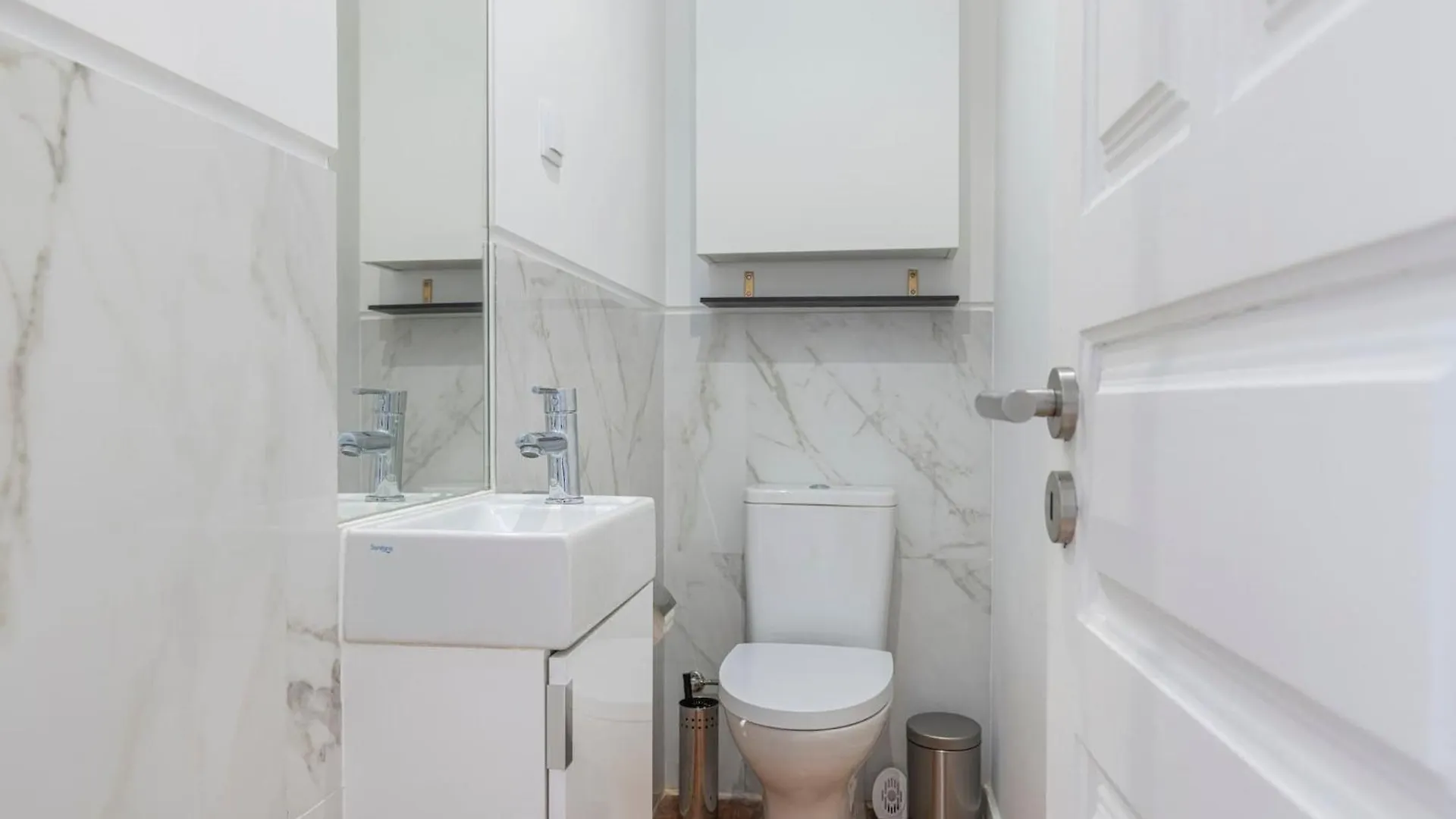Apartment Beautiful River Views In Graca Lisbon