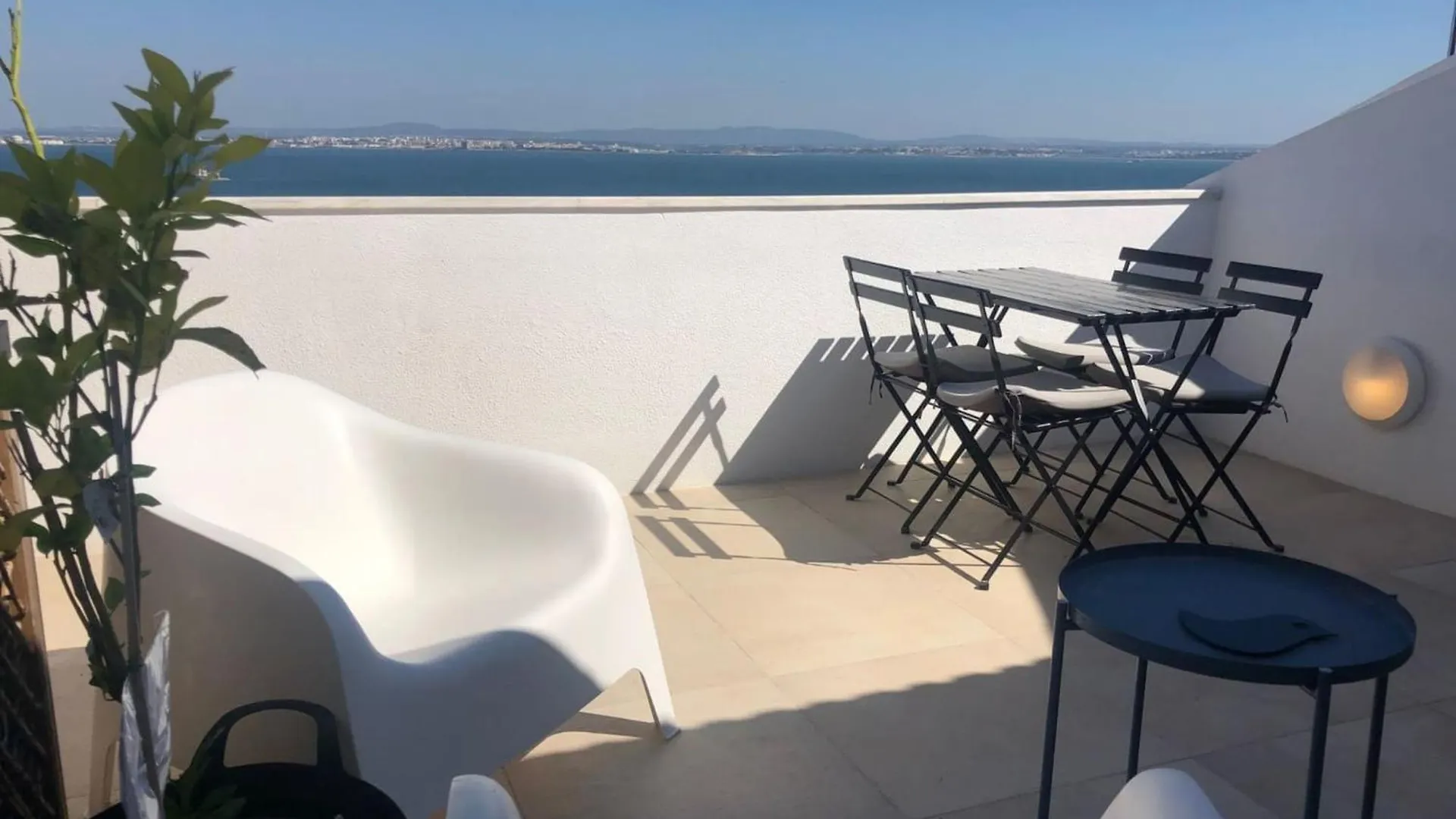 Apartment Beautiful River Views In Graca Lisbon
